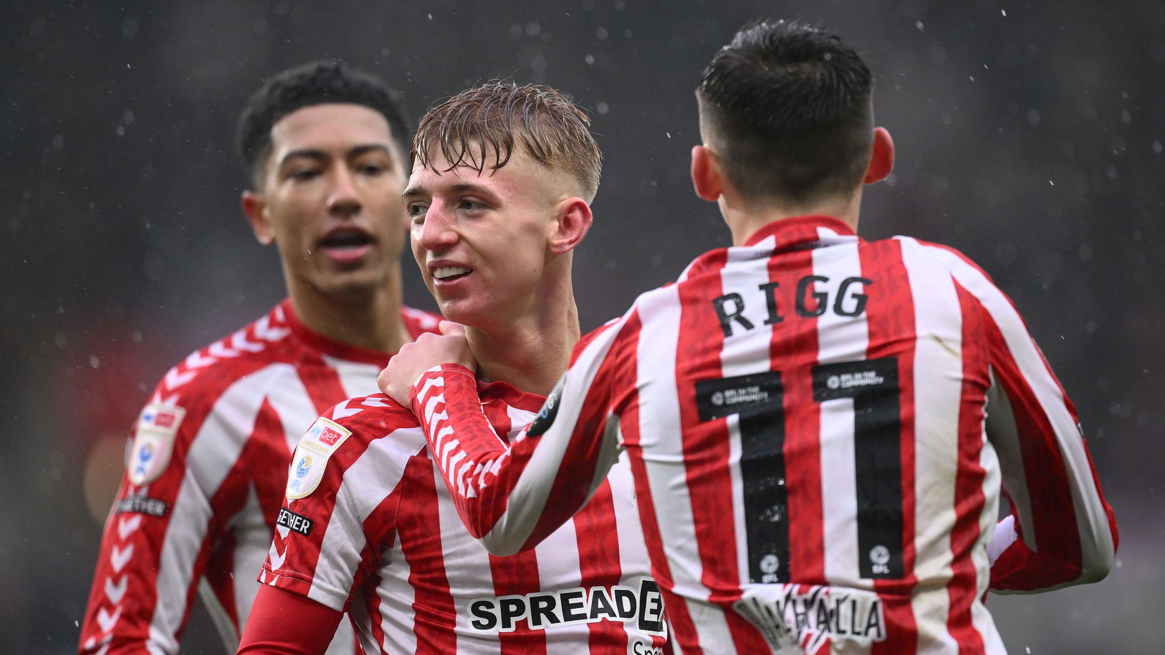 样对沙特球 样对沙特球